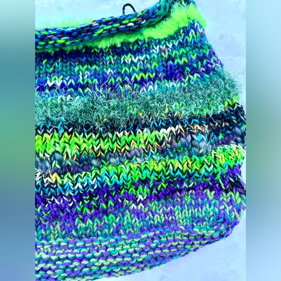 Vibrant Multicolor Knit Tote Bag - Picture 13 of 17